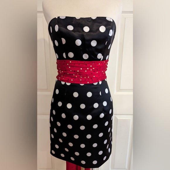 Sherri Hill cocktail size 0 black and white polka dot with custom red bow - Picture 4 of 4
